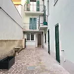 Casadea Apartman *